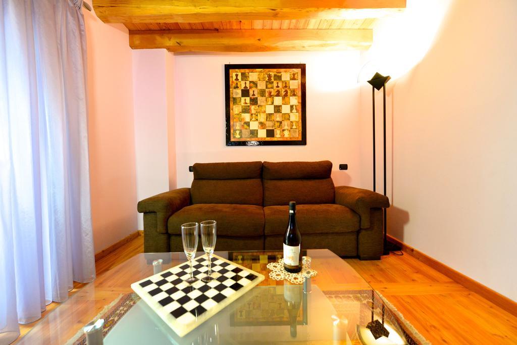 Au Berceau Du Bien-Etre Villa Chambave Room photo