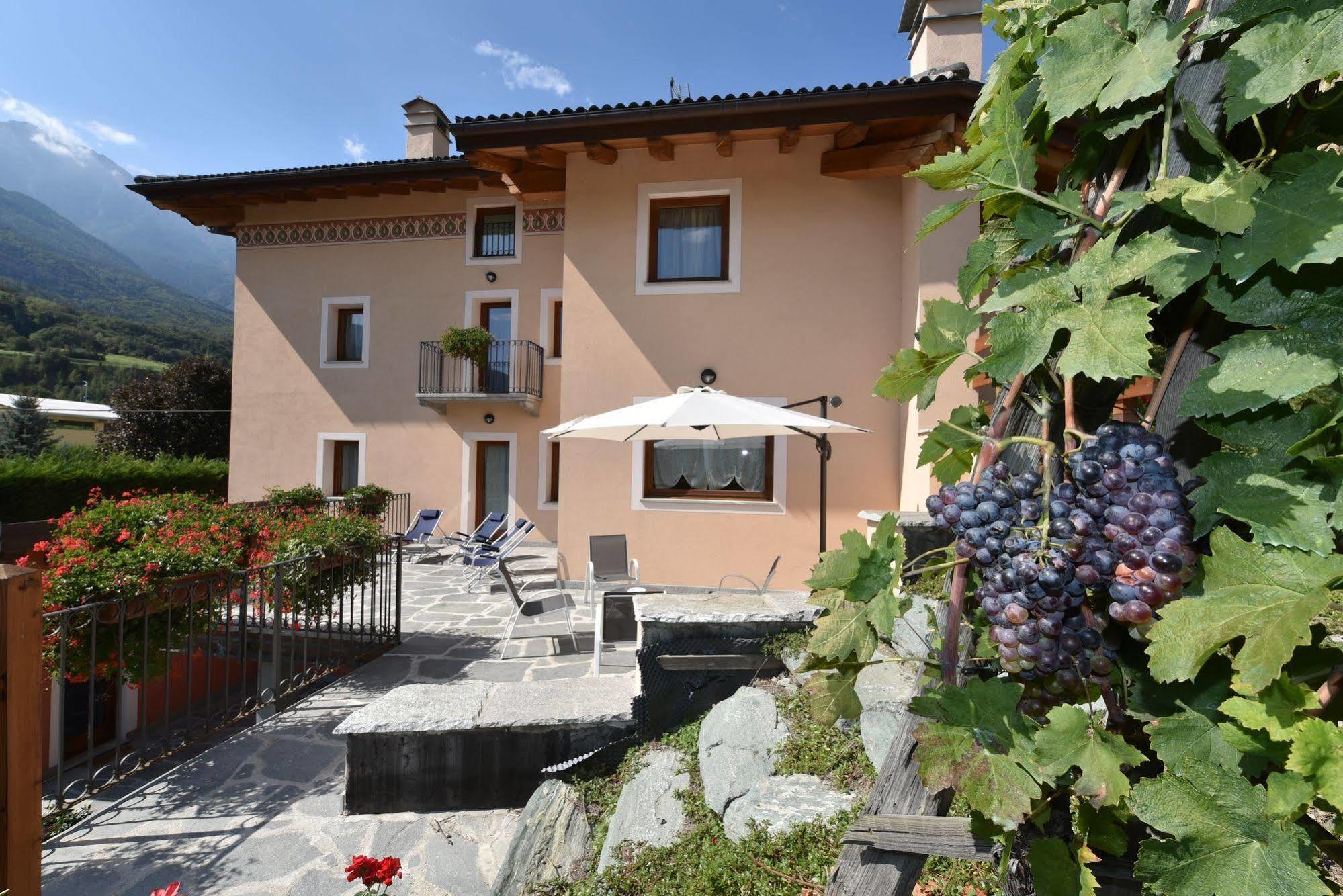 Au Berceau Du Bien-Etre Villa Chambave Exterior photo